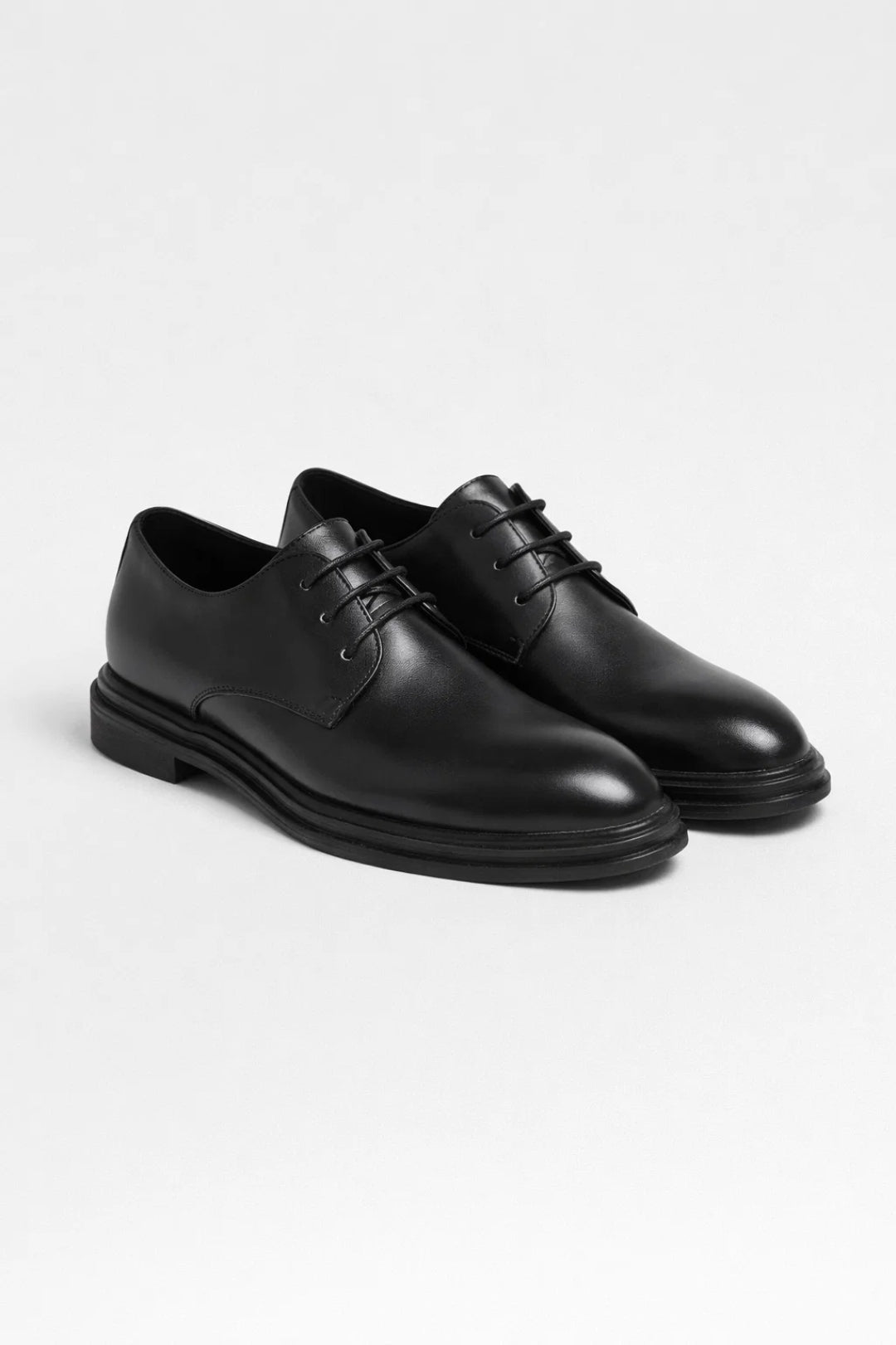 Men's Elegant Lace-Up Derby Shoe